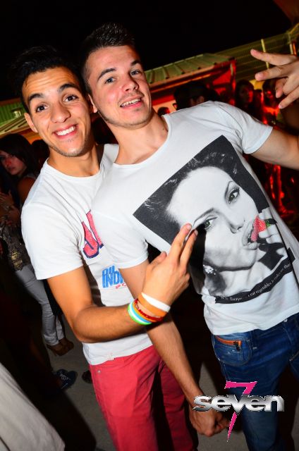 Cliquer pour voir l'image en taille réelle