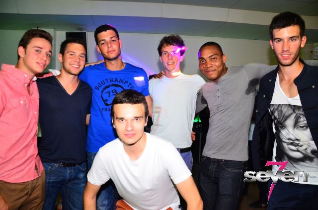 Cliquer pour voir l'image en taille réelle