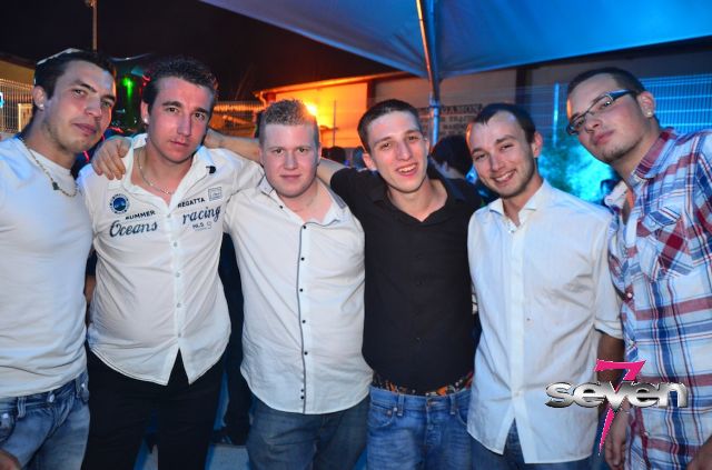 Cliquer pour voir l'image en taille réelle