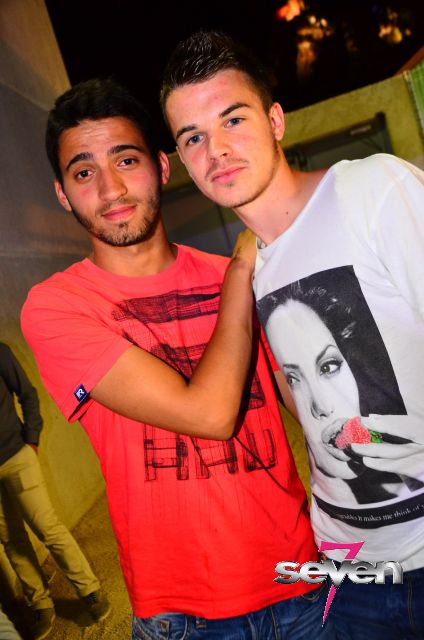 Cliquer pour voir l'image en taille réelle