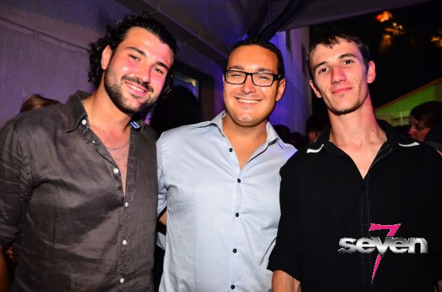 Cliquer pour voir l'image en taille réelle