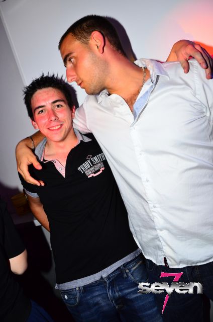 Cliquer pour voir l'image en taille réelle