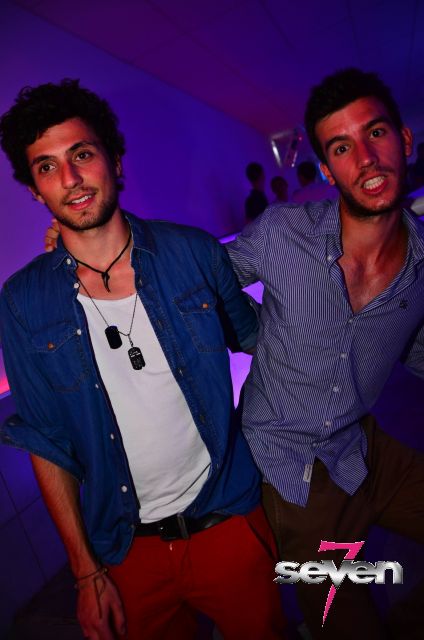 Cliquer pour voir l'image en taille réelle