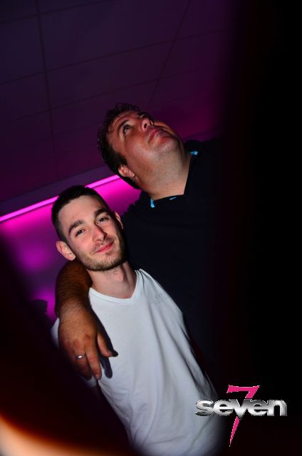 Cliquer pour voir l'image en taille réelle