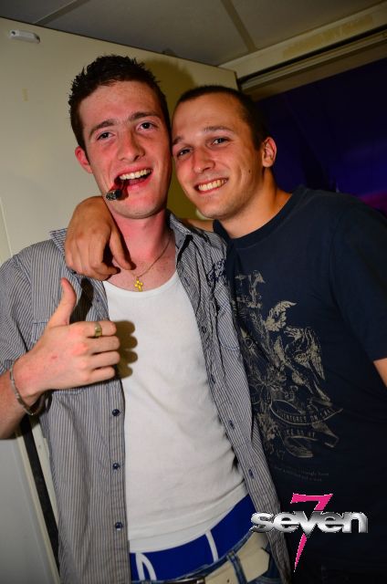 Cliquer pour voir l'image en taille réelle