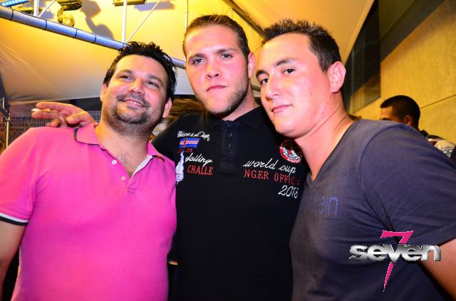 Cliquer pour voir l'image en taille réelle