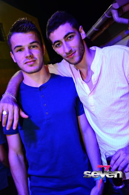 Cliquer pour voir l'image en taille réelle