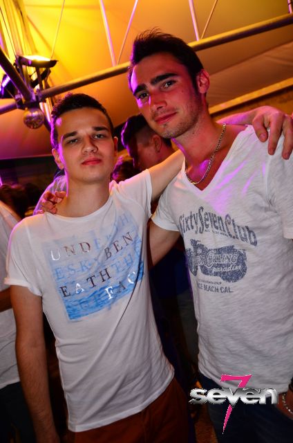 Cliquer pour voir l'image en taille réelle