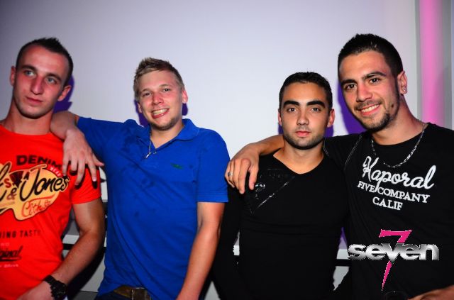 Cliquer pour voir l'image en taille réelle