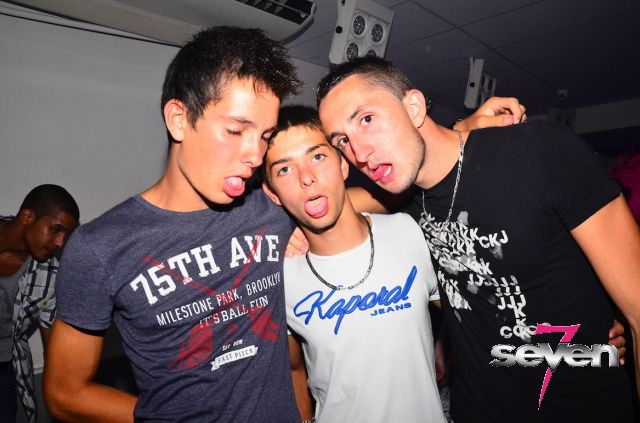 Cliquer pour voir l'image en taille réelle