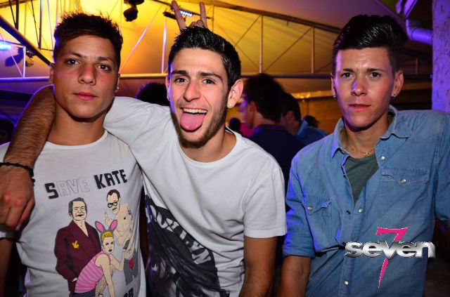 Cliquer pour voir l'image en taille réelle