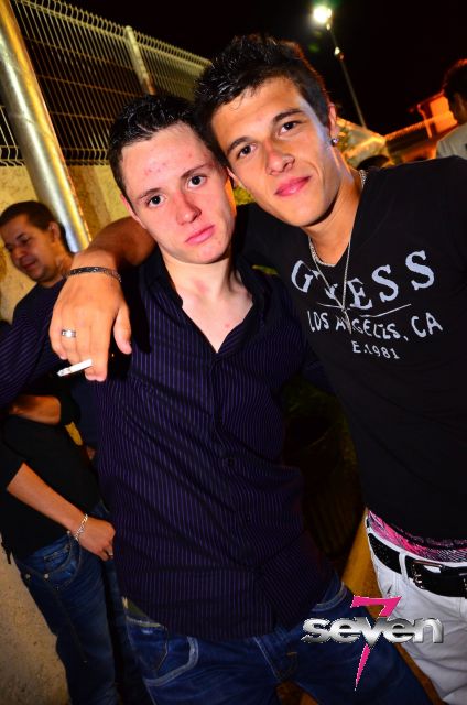 Cliquer pour voir l'image en taille réelle