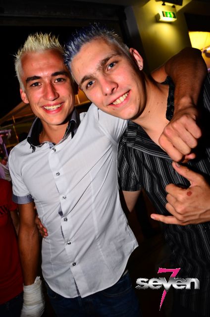 Cliquer pour voir l'image en taille réelle