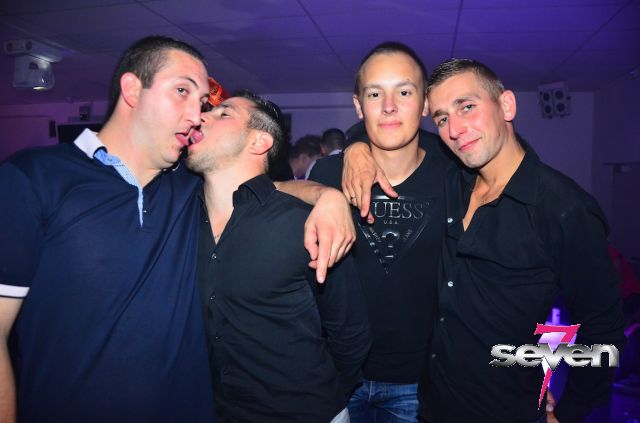 Cliquer pour voir l'image en taille réelle