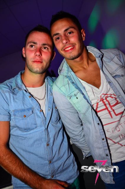 Cliquer pour voir l'image en taille réelle