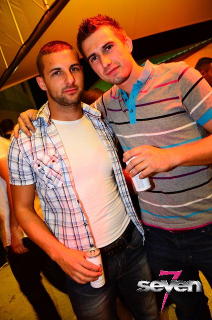 Cliquer pour voir l'image en taille réelle