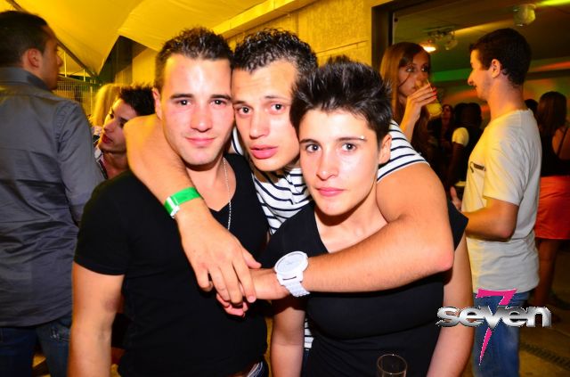 Cliquer pour voir l'image en taille réelle