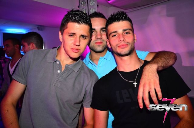 Cliquer pour voir l'image en taille réelle