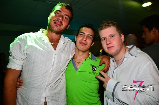 Cliquer pour voir l'image en taille réelle