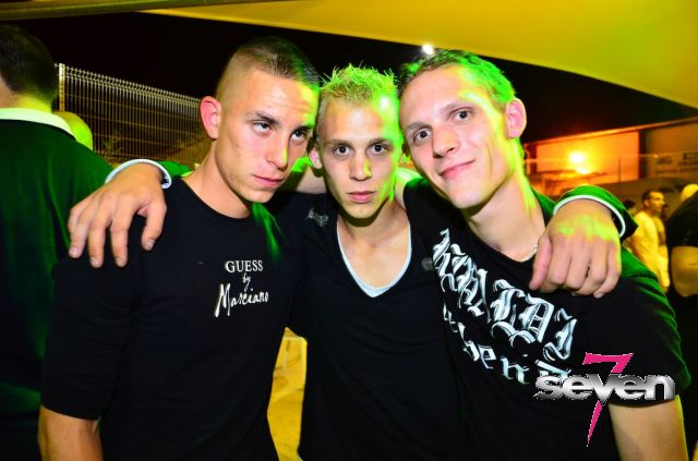 Cliquer pour voir l'image en taille réelle