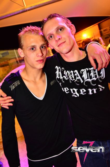 Cliquer pour voir l'image en taille réelle