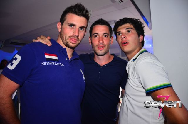 Cliquer pour voir l'image en taille réelle