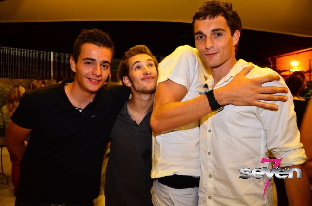 Cliquer pour voir l'image en taille réelle