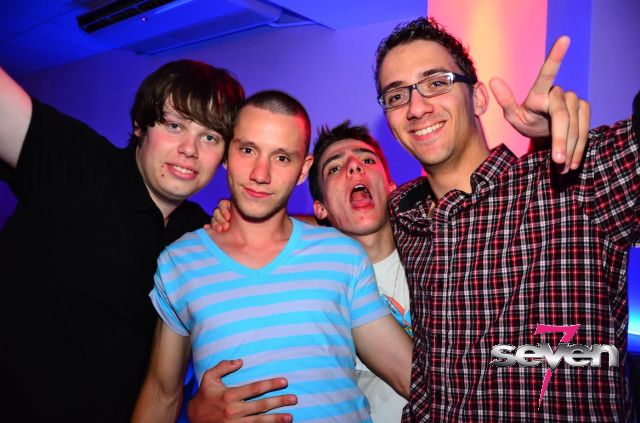 Cliquer pour voir l'image en taille réelle