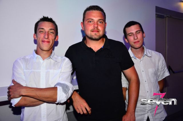 Cliquer pour voir l'image en taille réelle