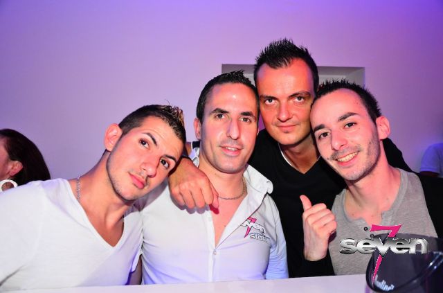 Cliquer pour voir l'image en taille réelle