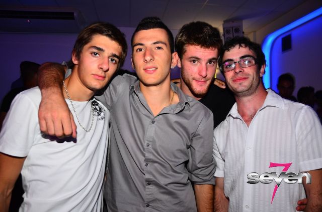 Cliquer pour voir l'image en taille réelle