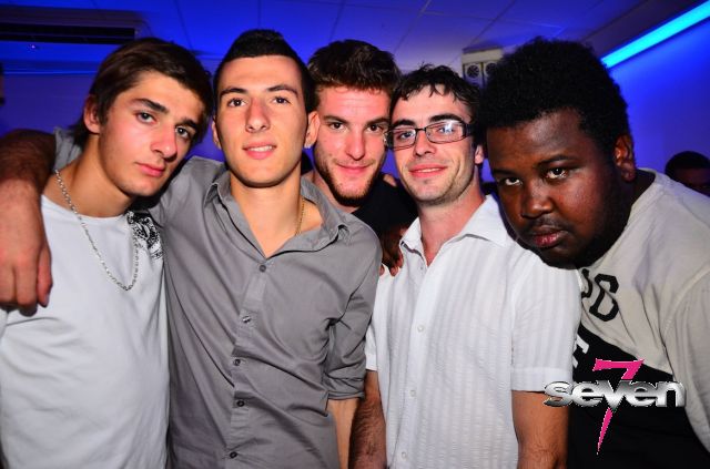 Cliquer pour voir l'image en taille réelle