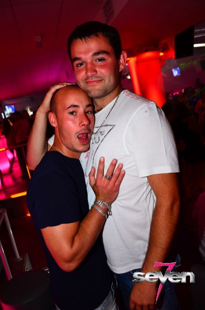 Cliquer pour voir l'image en taille réelle