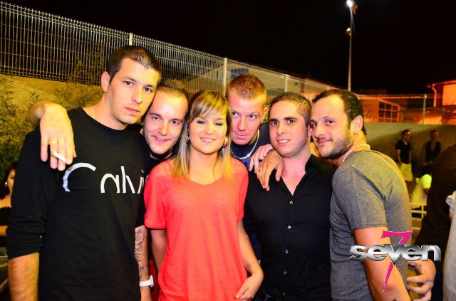 Cliquer pour voir l'image en taille réelle