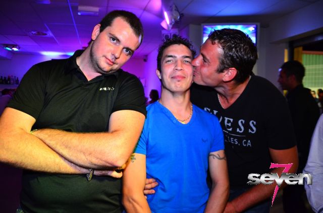 Cliquer pour voir l'image en taille réelle