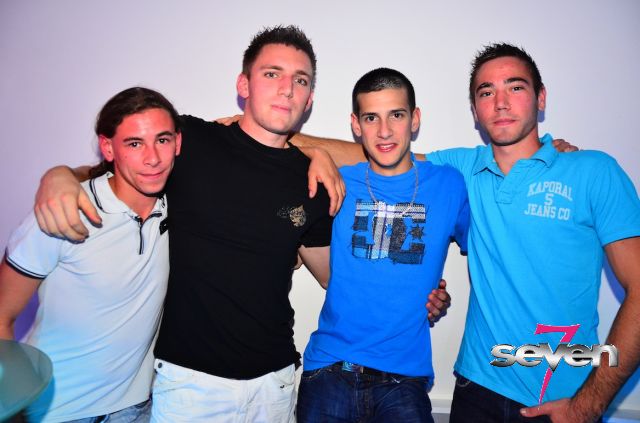 Cliquer pour voir l'image en taille réelle