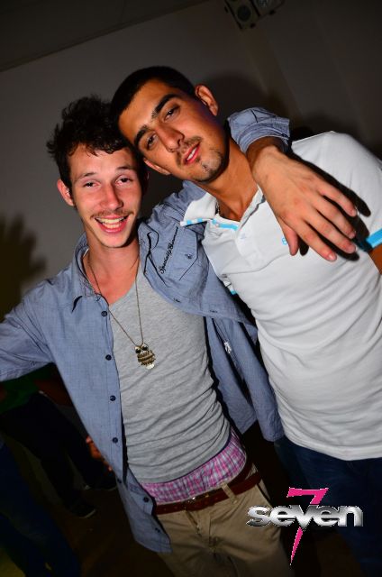 Cliquer pour voir l'image en taille réelle