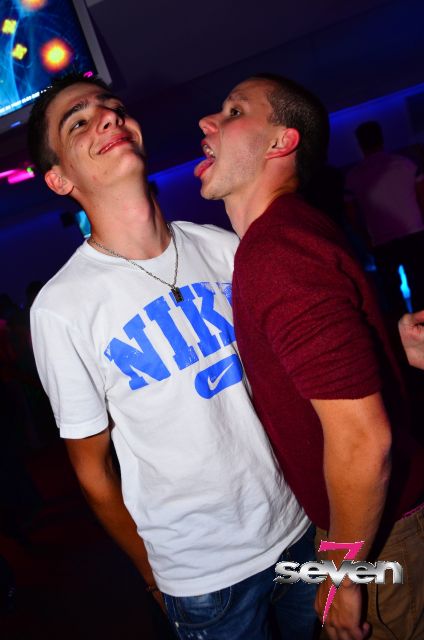 Cliquer pour voir l'image en taille réelle