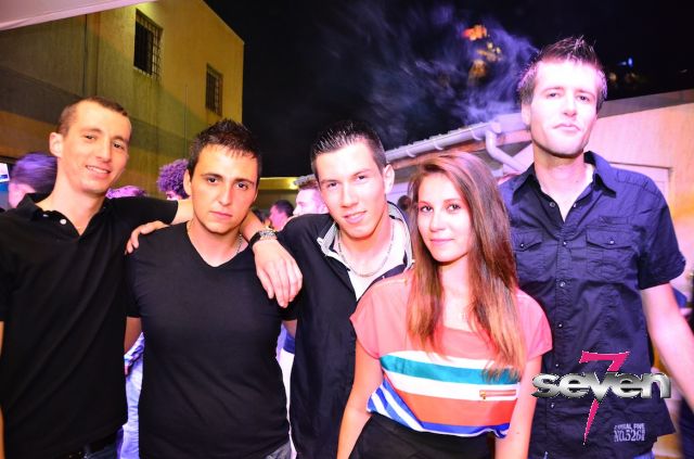 Cliquer pour voir l'image en taille réelle