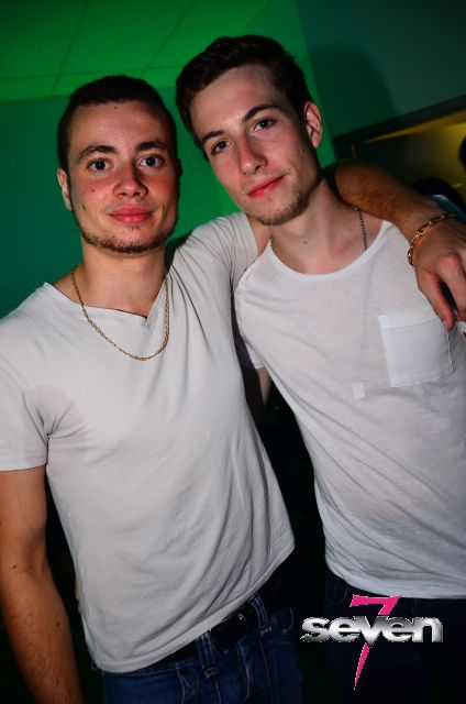 Cliquer pour voir l'image en taille réelle