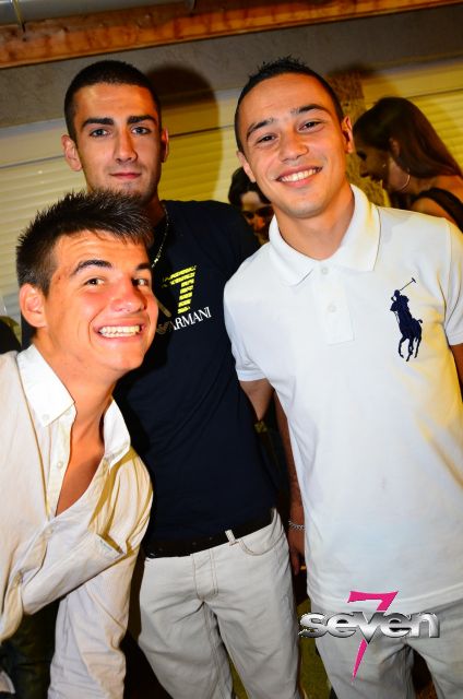 Cliquer pour voir l'image en taille réelle