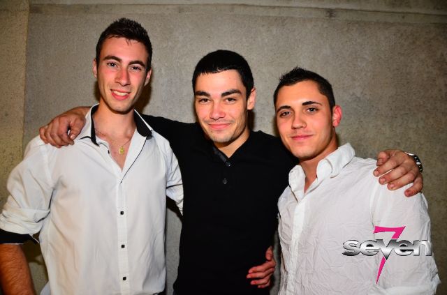 Cliquer pour voir l'image en taille réelle