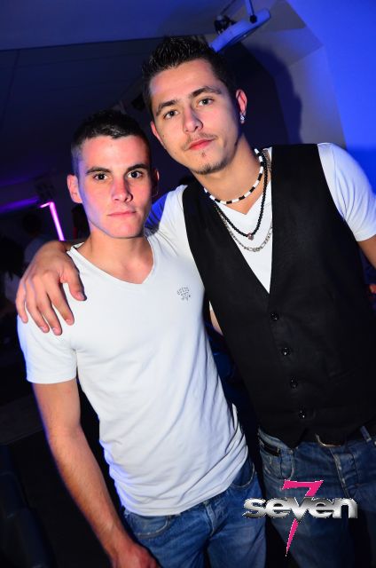 Cliquer pour voir l'image en taille réelle