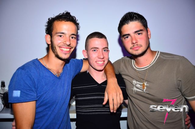 Cliquer pour voir l'image en taille réelle