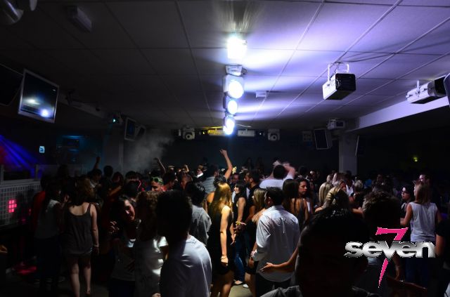 Cliquer pour voir l'image en taille réelle