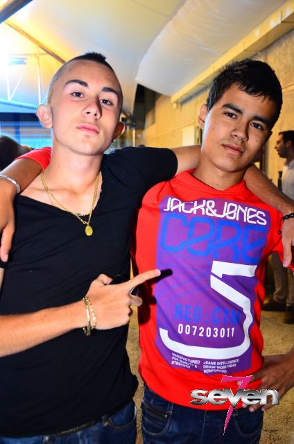 Cliquer pour voir l'image en taille réelle