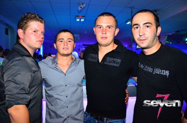 Cliquer pour voir l'image en taille réelle