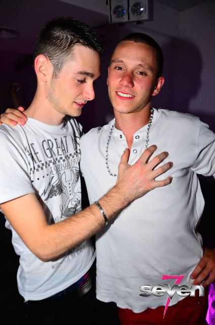 Cliquer pour voir l'image en taille réelle