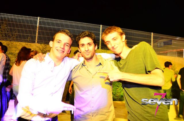 Cliquer pour voir l'image en taille réelle