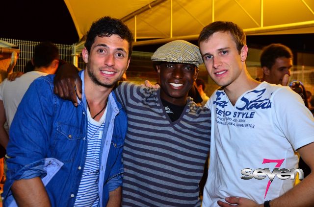 Cliquer pour voir l'image en taille réelle